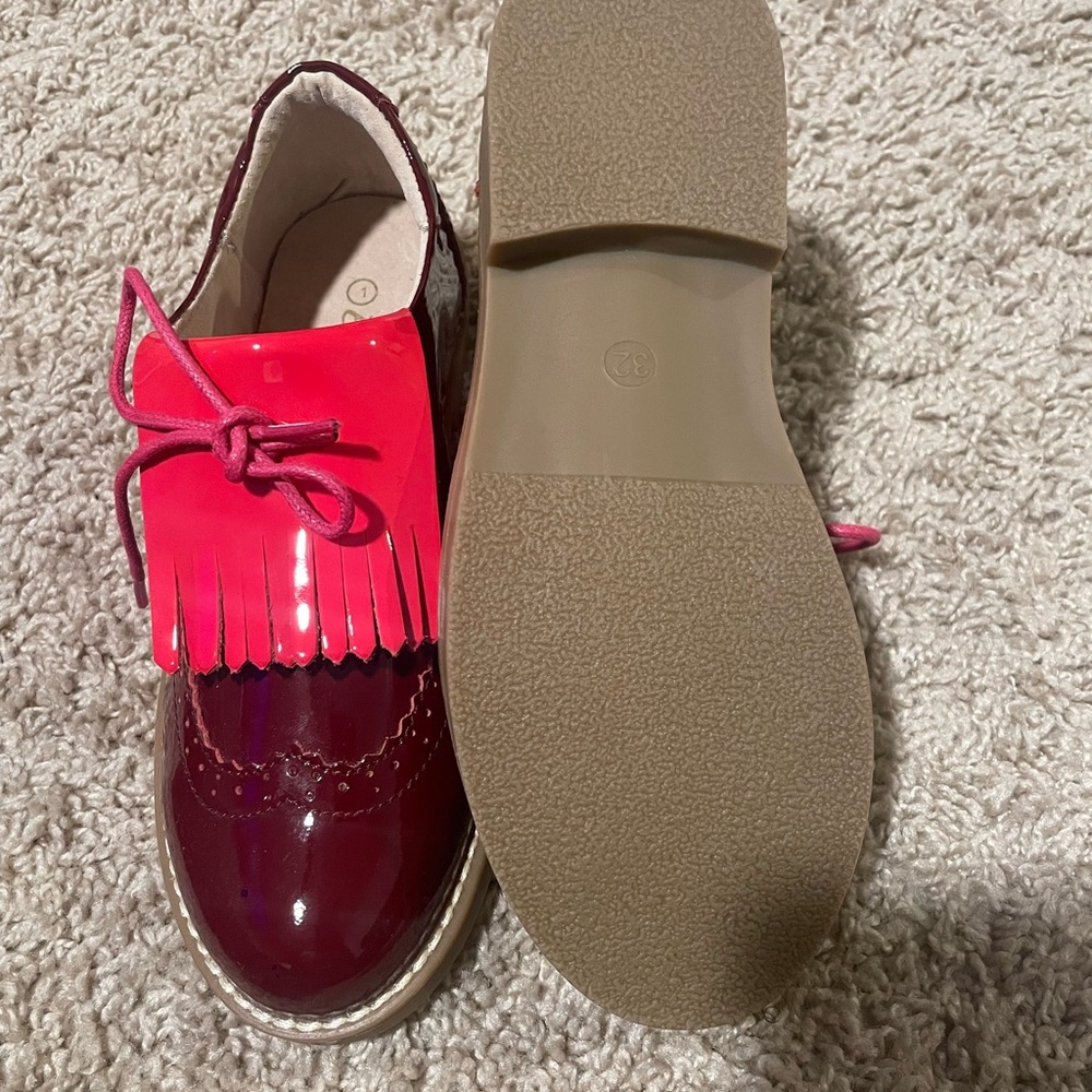 Girls shoes
